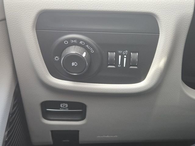 Used 2021 Jeep Grand Cherokee L Overland w/ Luxury Tech Group IV image 13