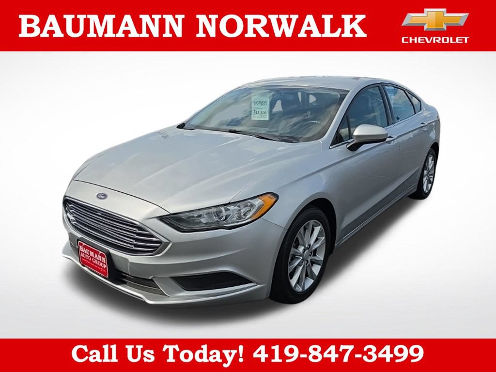 Used 2017 Ford Fusion SE w/ Fusion SE Technology Package FWD image 10