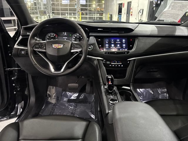 Certified 2025 Cadillac XT6 Luxury FWD image 31