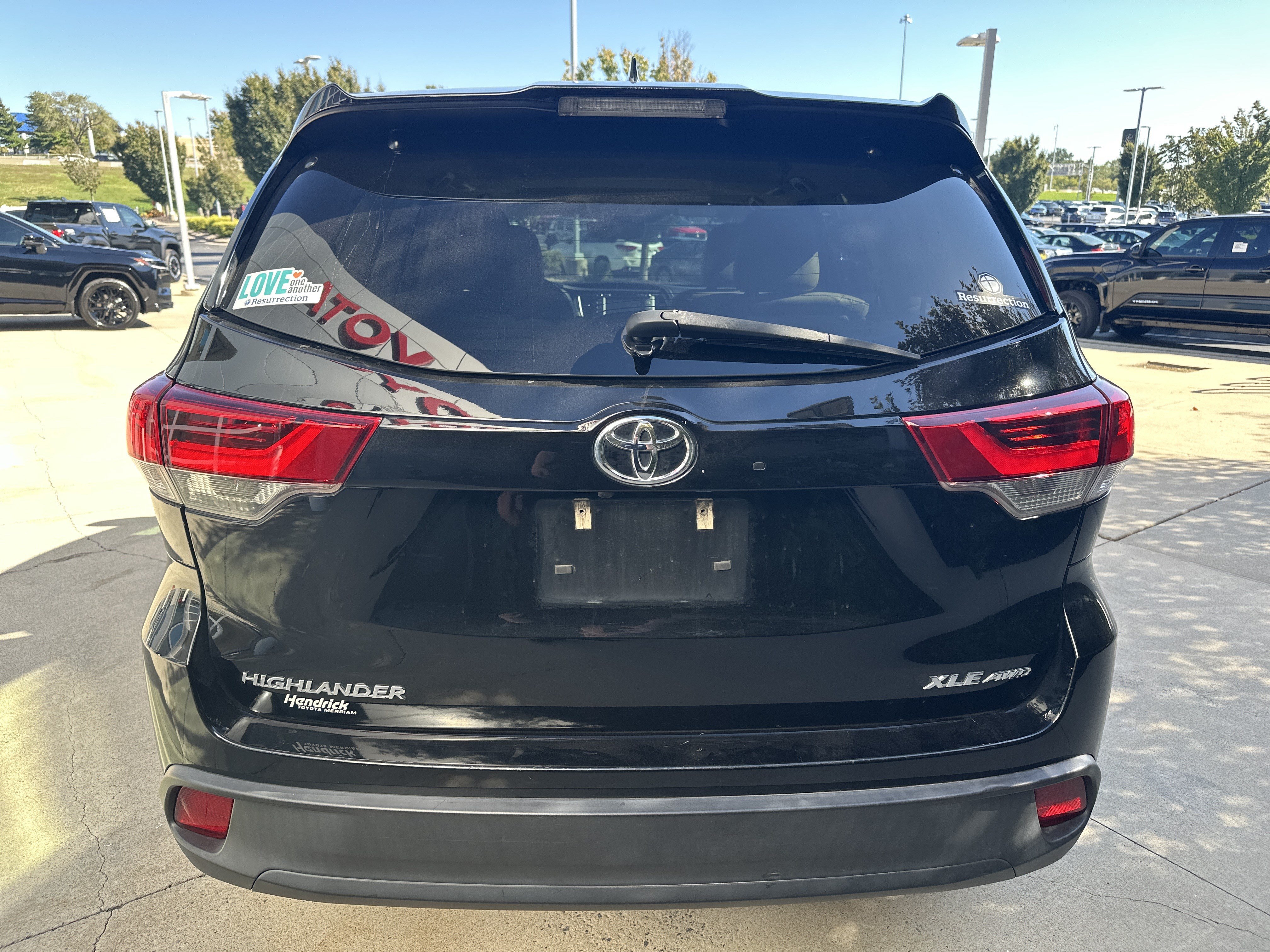 Used 2019 Toyota Highlander XLE AWD/4WD image 8