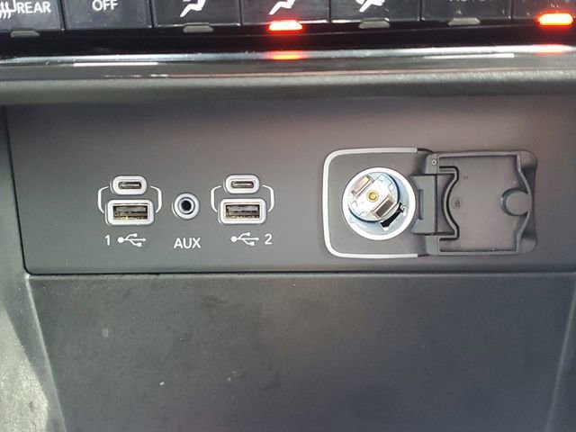 Used 2023 Jeep Grand Cherokee Laredo image 33