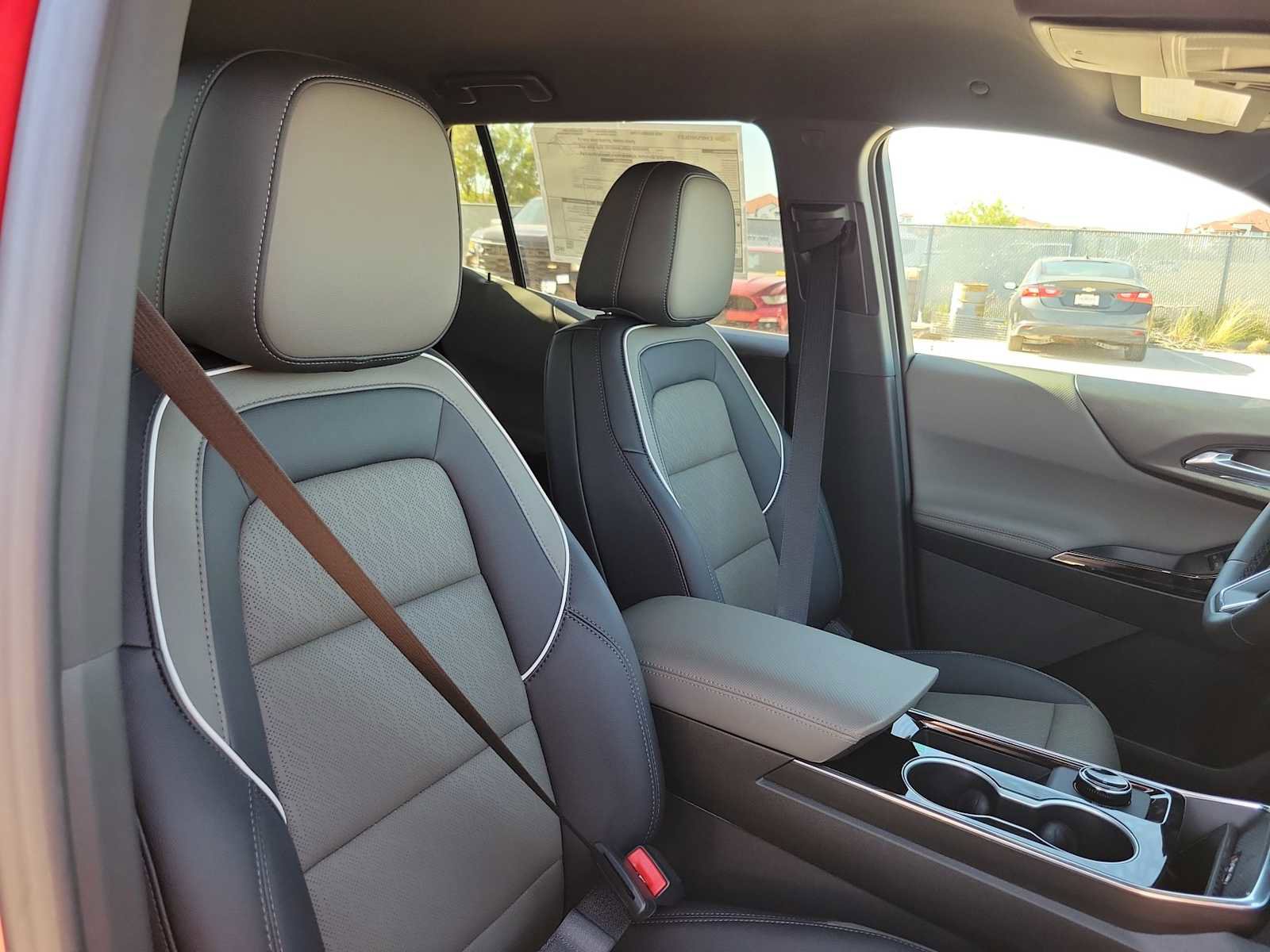 New 2026 Chevrolet Equinox LT w/ Convenience Package II FWD image 18