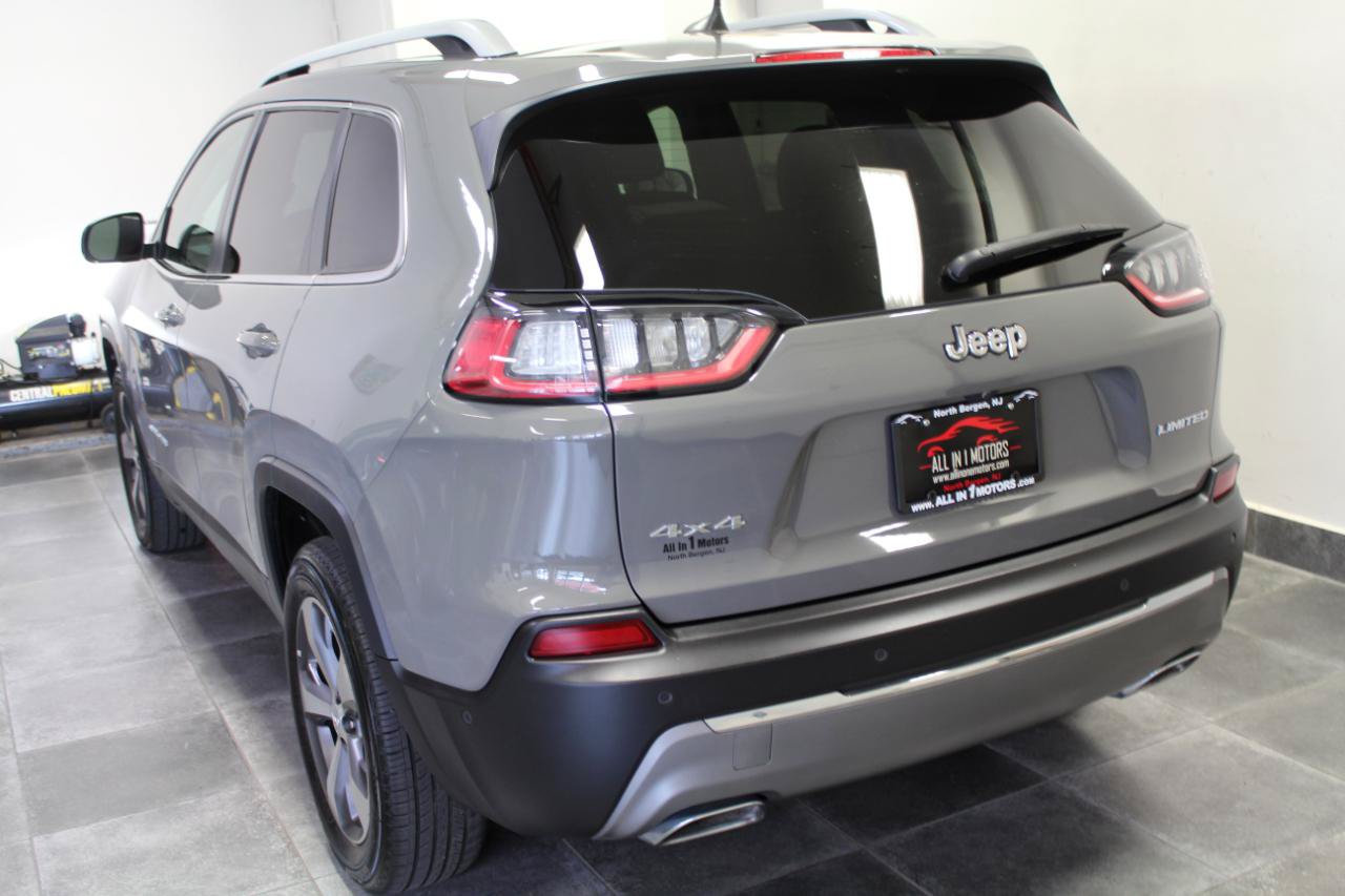 Used 2021 Jeep Cherokee Limited w/ Elite Package AWD/4WD image 4