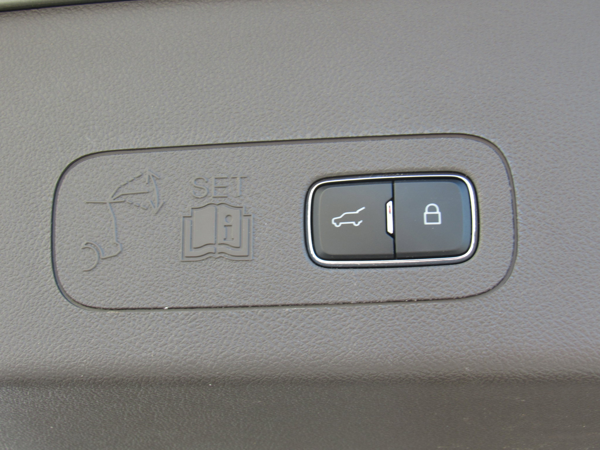 Used 2023 Lincoln Aviator Reserve w/ Equipment Group 201A image 6