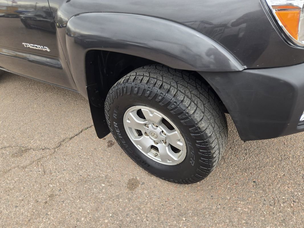 Used 2012 Toyota Tacoma 4x4 Double Cab w/ SR5 Pkg image 12