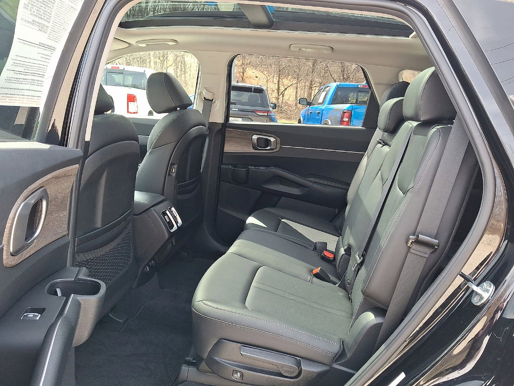 Used 2023 Kia Sorento S w/ Panoramic Sunroof Package AWD/4WD image 20