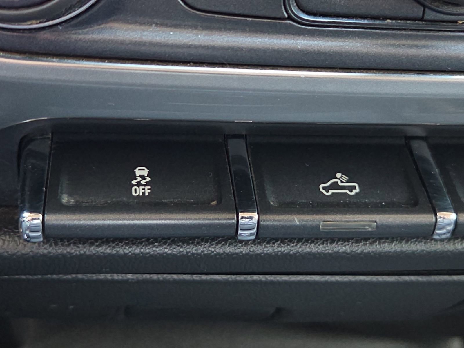 Used 2016 Chevrolet Silverado 3500 LT w/ LT Convenience Package AWD/4WD image 15