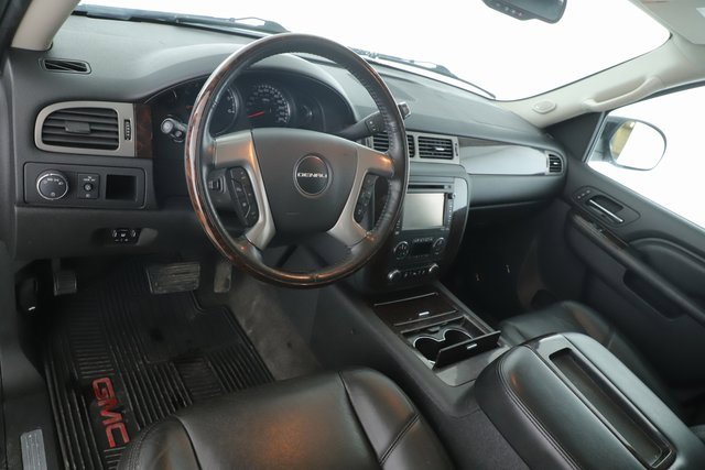 Used 2013 GMC Yukon XL Denali image 17