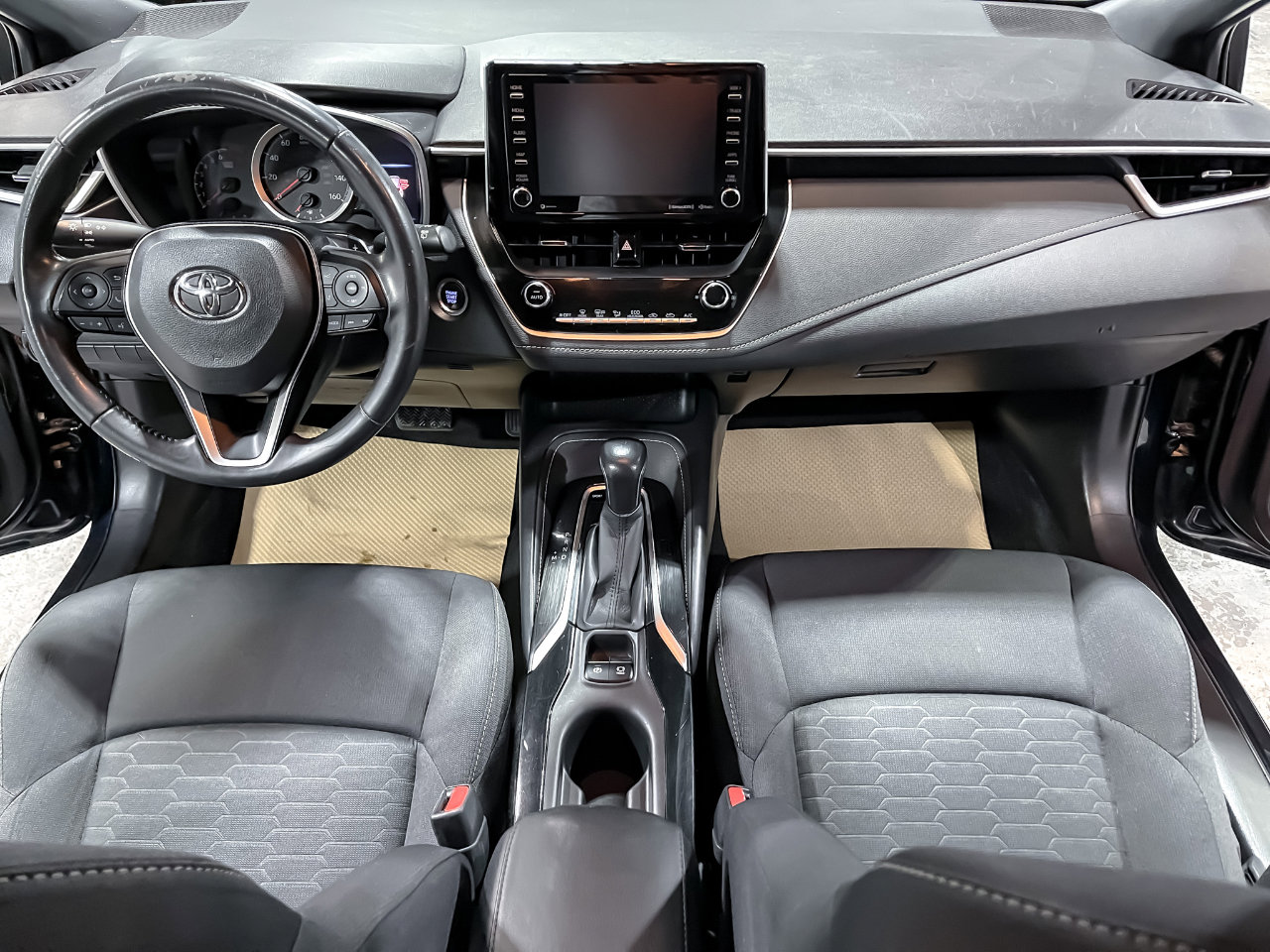 Used 2021 Toyota Corolla SE image 29