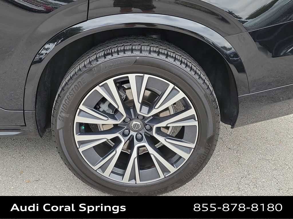 Used 2021 Volvo XC90 T5 Momentum w/ Protection Package Premier image 16