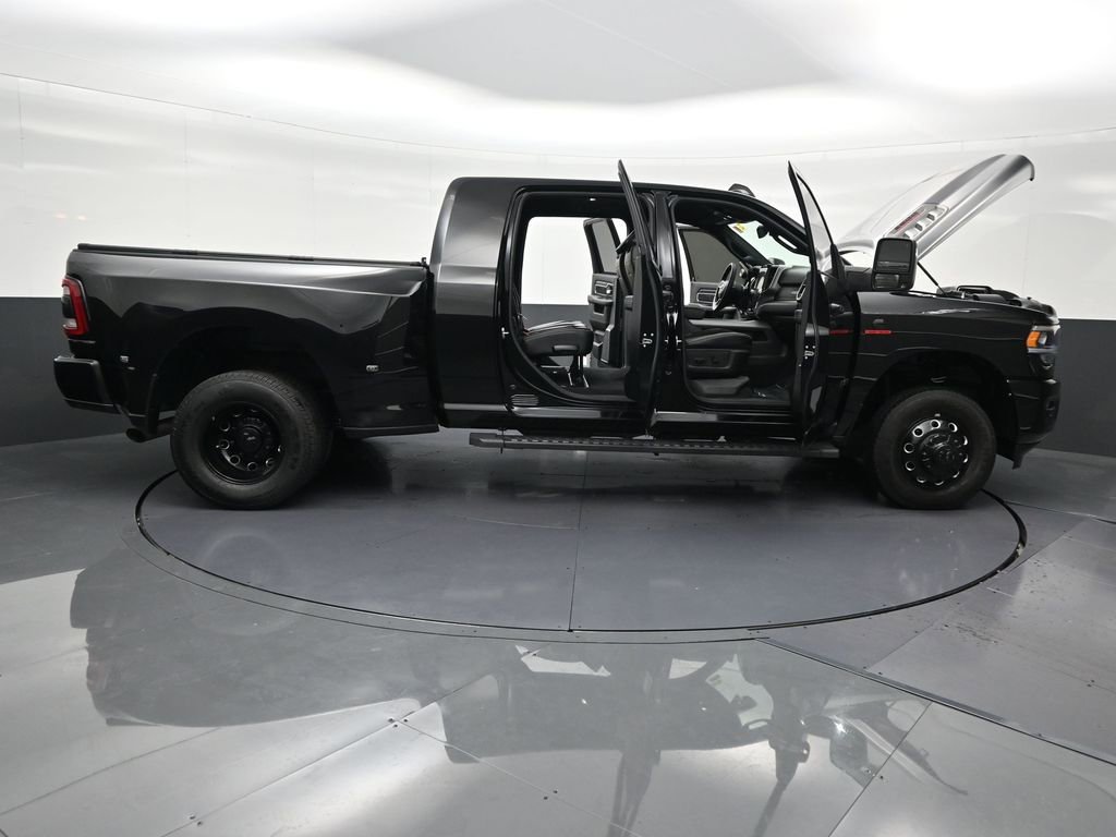 Used 2024 RAM 3500 Laramie w/ Night Edition image 35