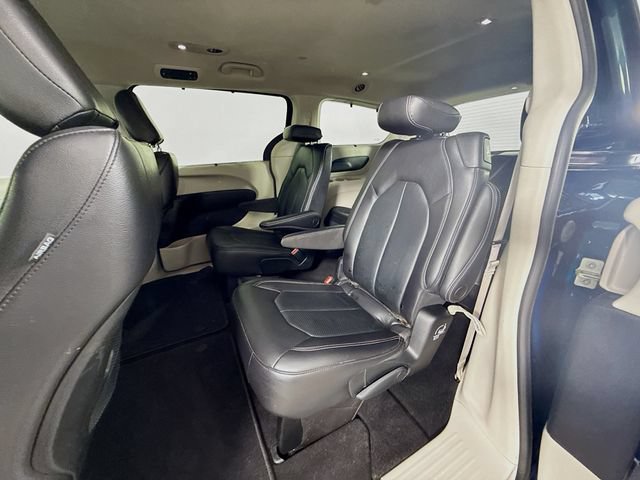 Used 2022 Chrysler Pacifica Touring-L AWD/4WD image 23