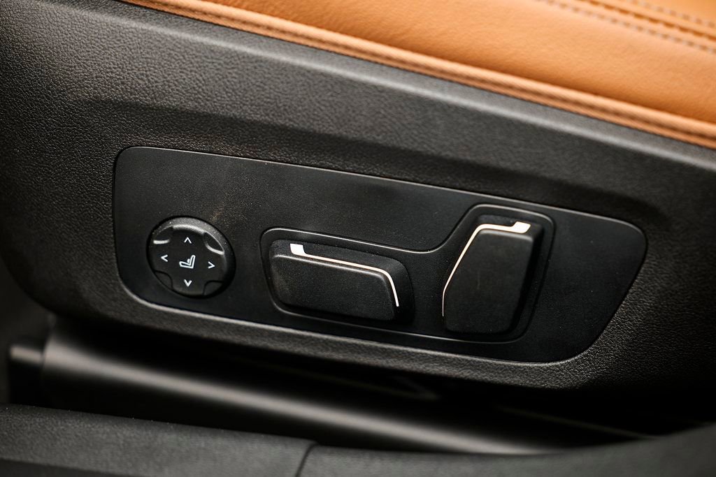 New 2026 BMW 330i Sedan w/ Premium Package image 22