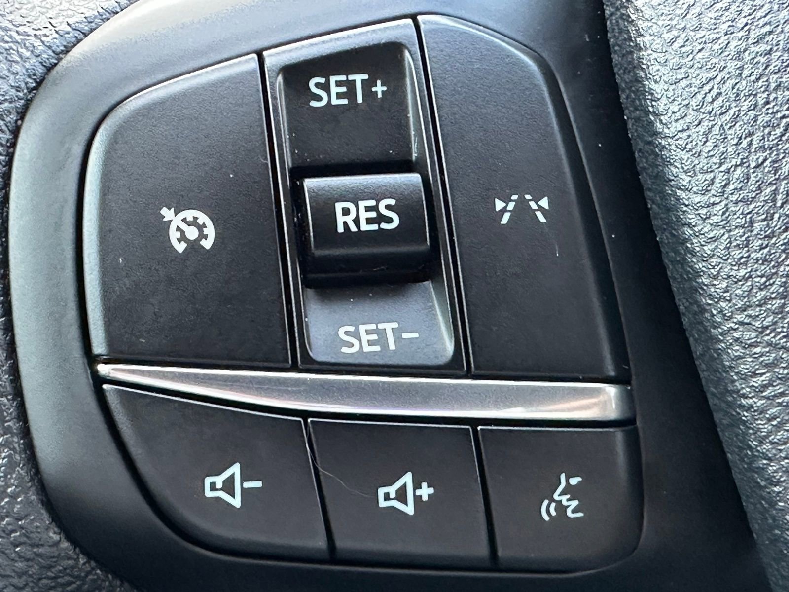 Used 2025 Ford Escape Active image 10