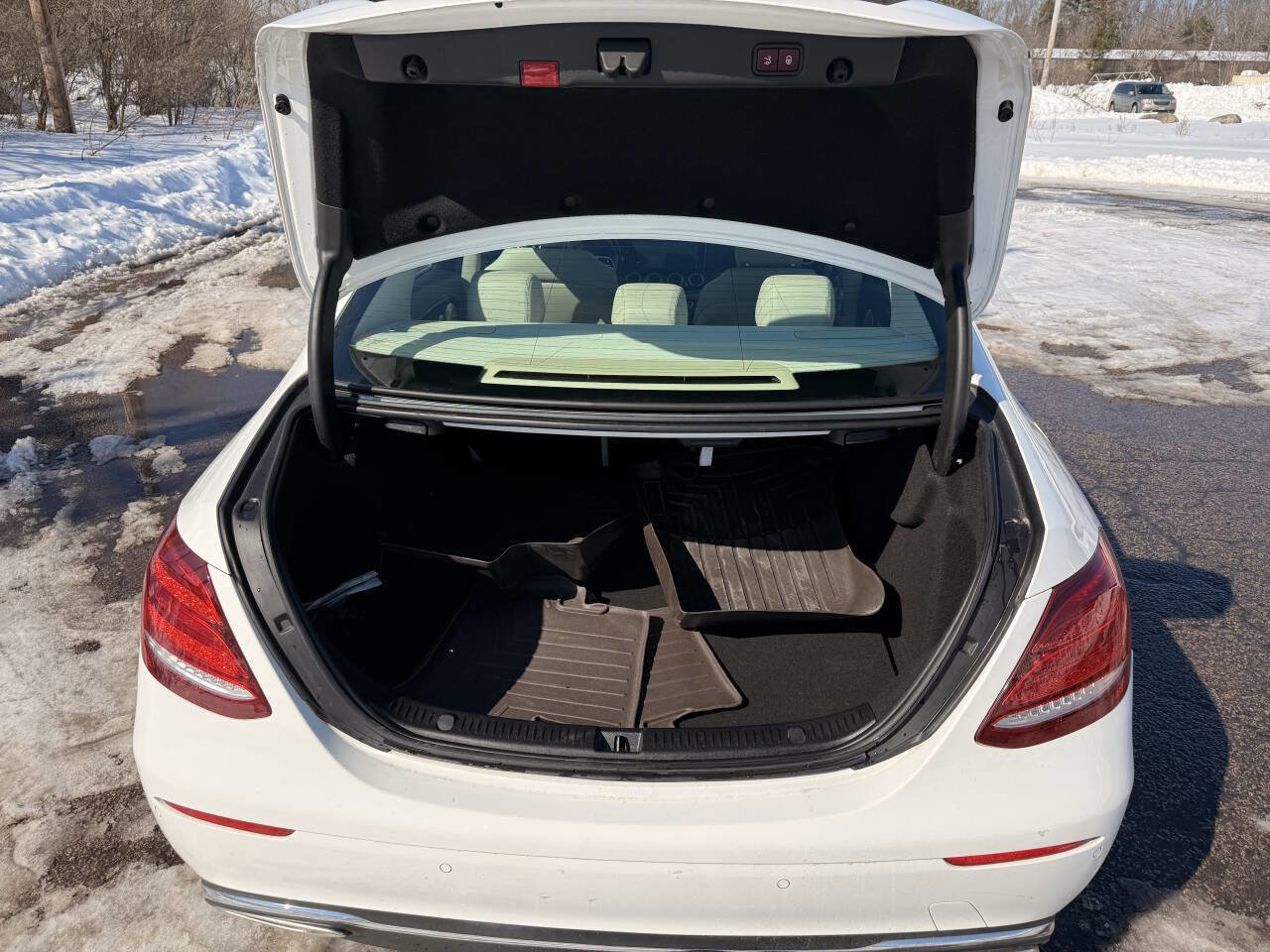 Used 2020 Mercedes-Benz E 350 4MATIC Sedan image 12