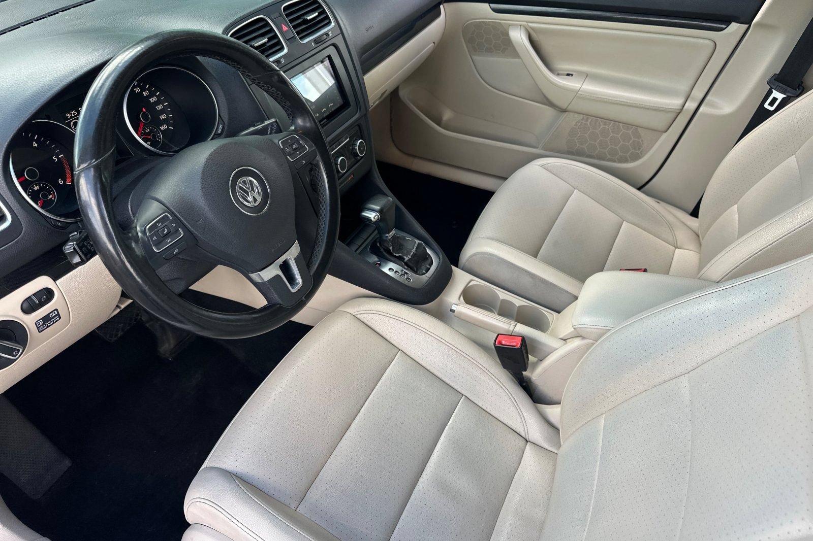 Used 2011 Volkswagen Jetta TDI FWD image 9