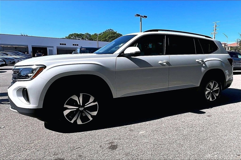 Certified 2024 Volkswagen Atlas SE image 8