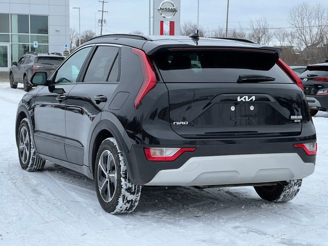 Used 2023 Kia Niro LX image 7