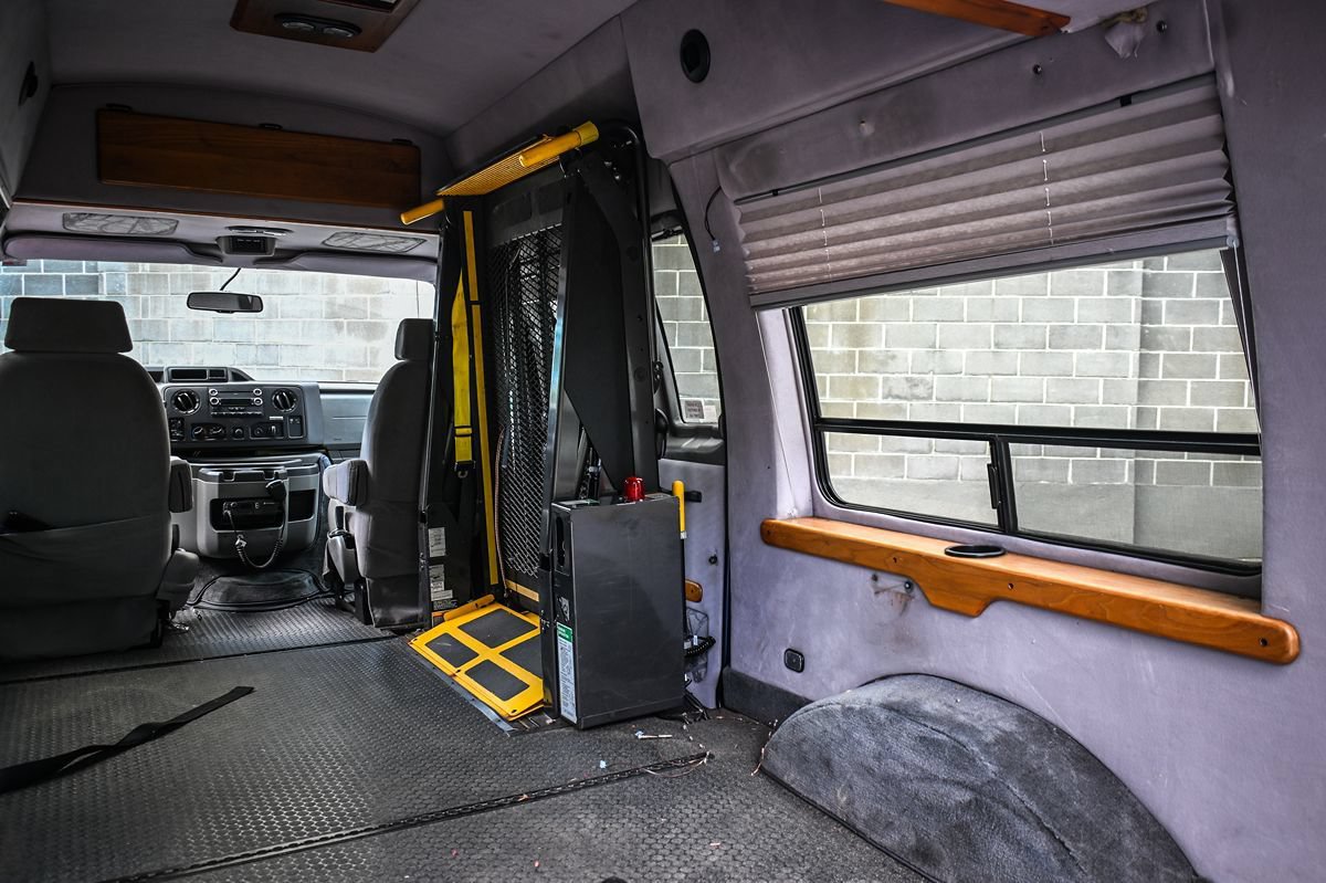Used 2011 Ford E-150 and Econoline 150 w/ RV Plus Pkg RWD image 13