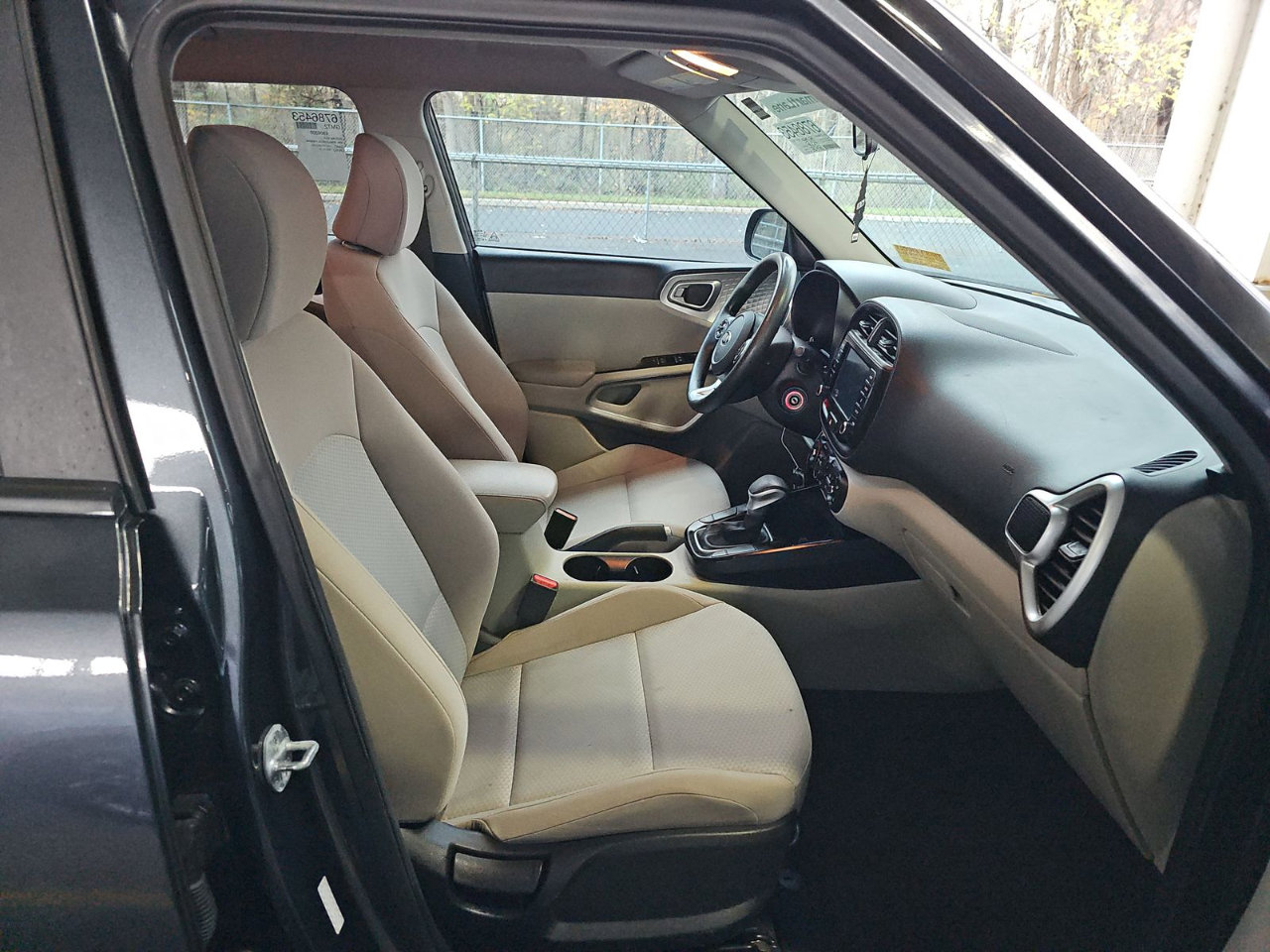 Used 2020 Kia Soul LX image 15