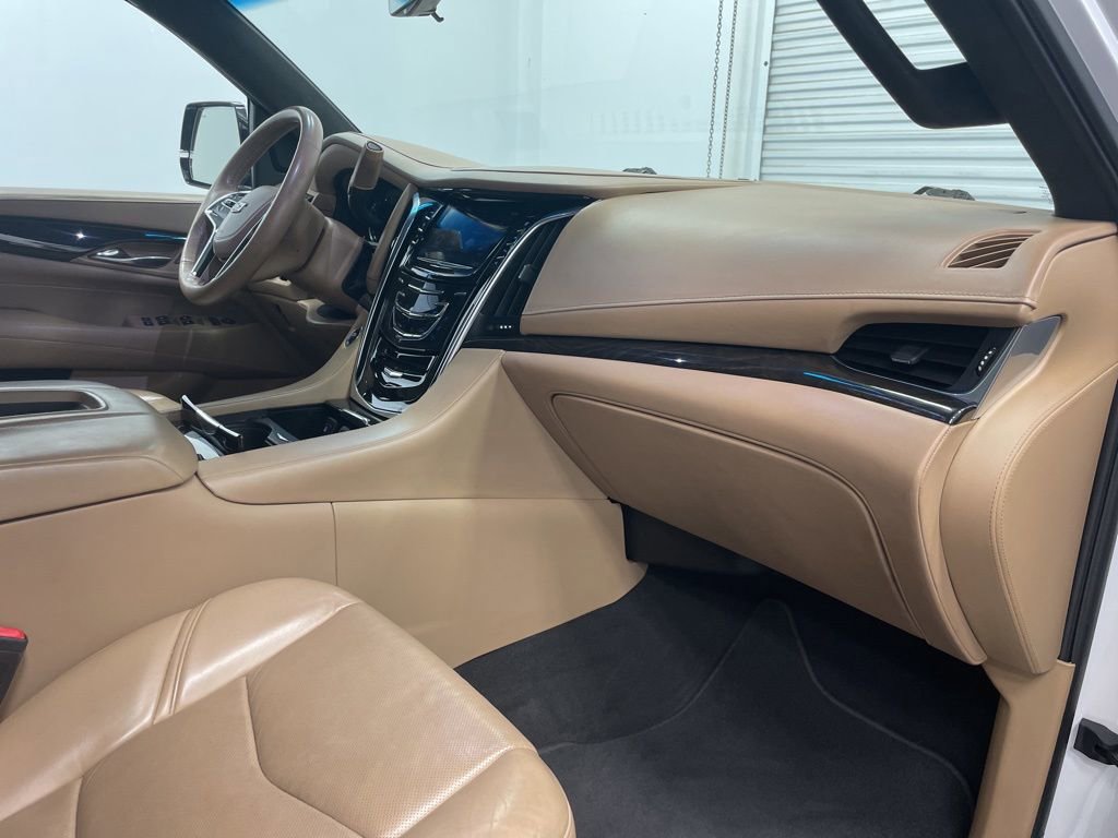 Used 2019 Cadillac Escalade ESV Platinum image 35