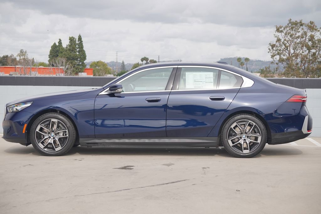 New 2026 BMW i5 eDrive40 w/ Premium Package image 4