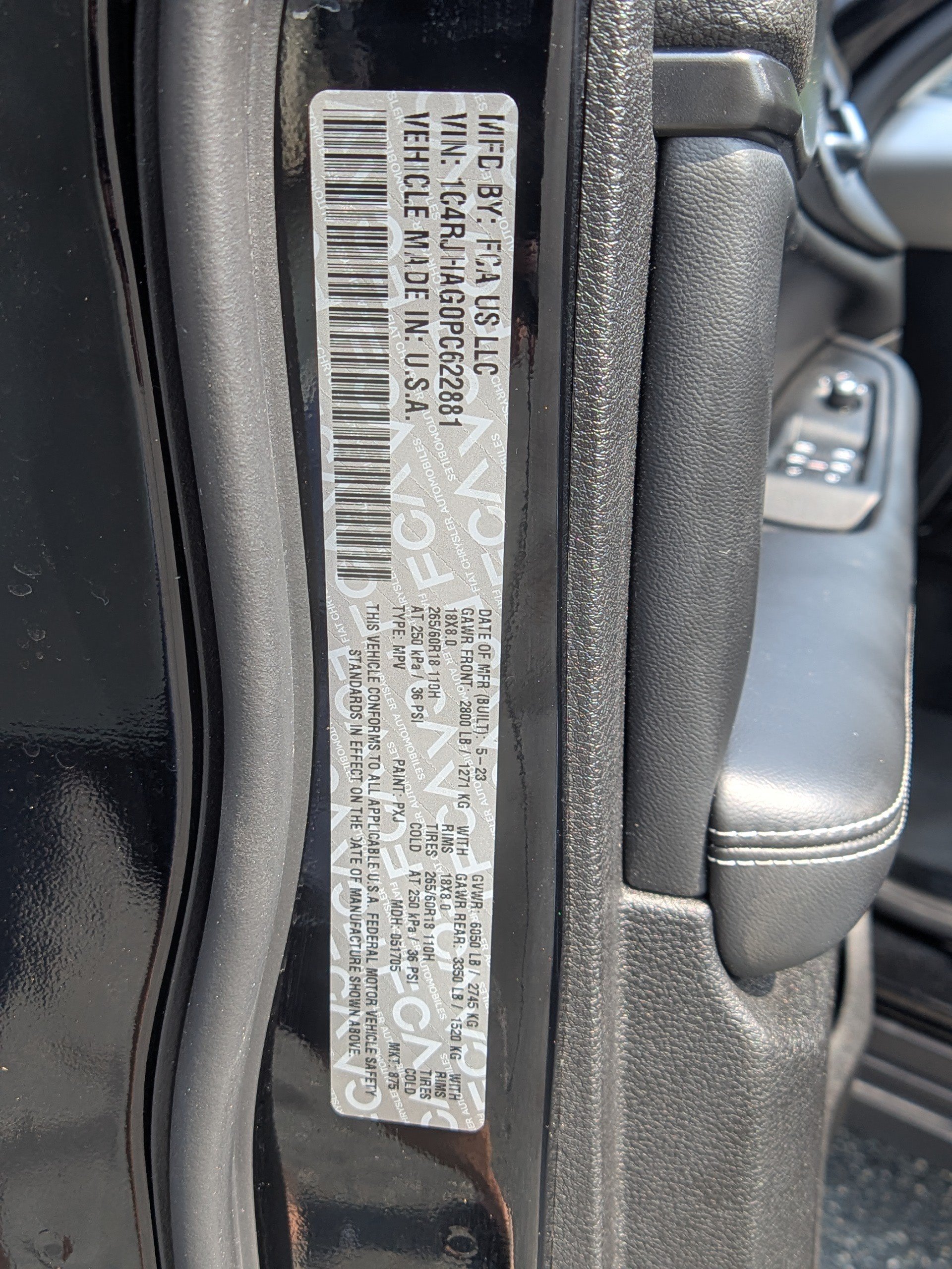 Used 2023 Jeep Grand Cherokee Laredo AWD/4WD image 17