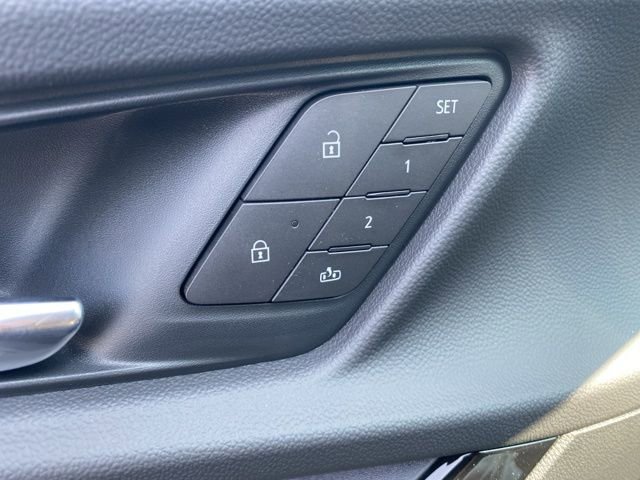 New 2026 Chevrolet Equinox ACTIV w/ Convenience Package III AWD/4WD image 17
