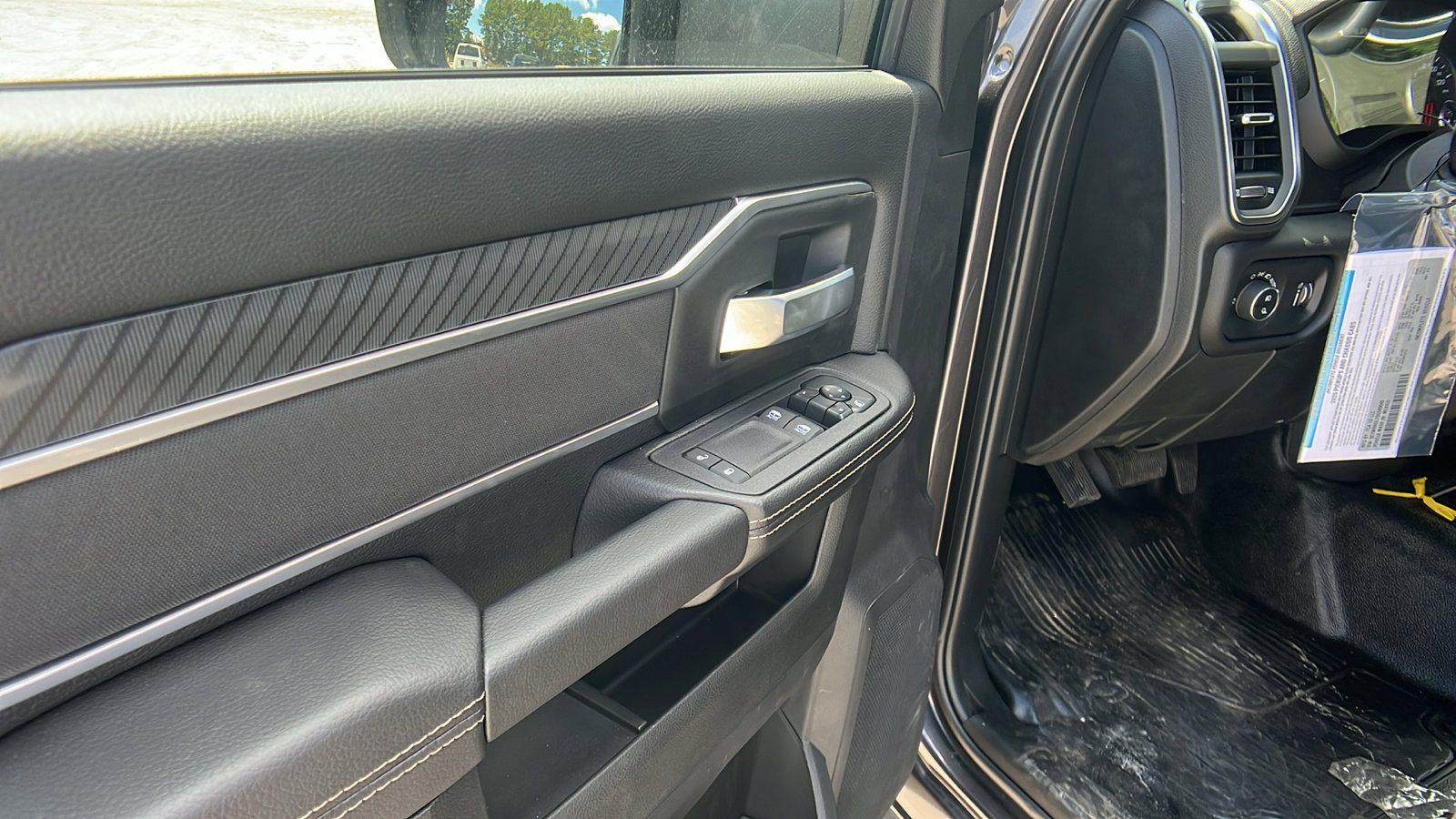 New 2025 RAM 5500 2WD Regular Cab image 15