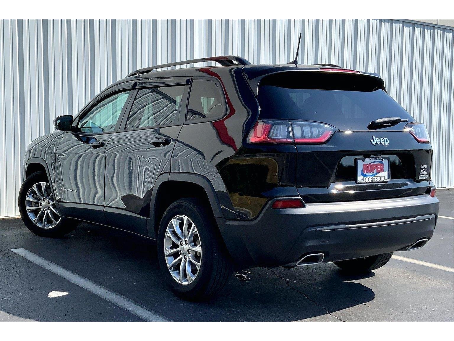 Used 2022 Jeep Cherokee Latitude Lux w/ Sun & Sound Group FWD image 10