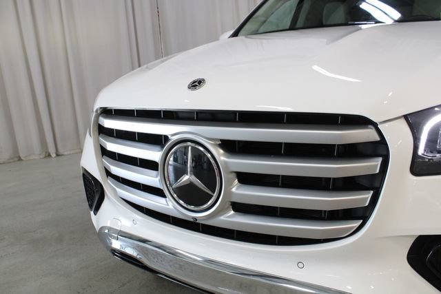 Used 2024 Mercedes-Benz GLS 450 4MATIC image 34