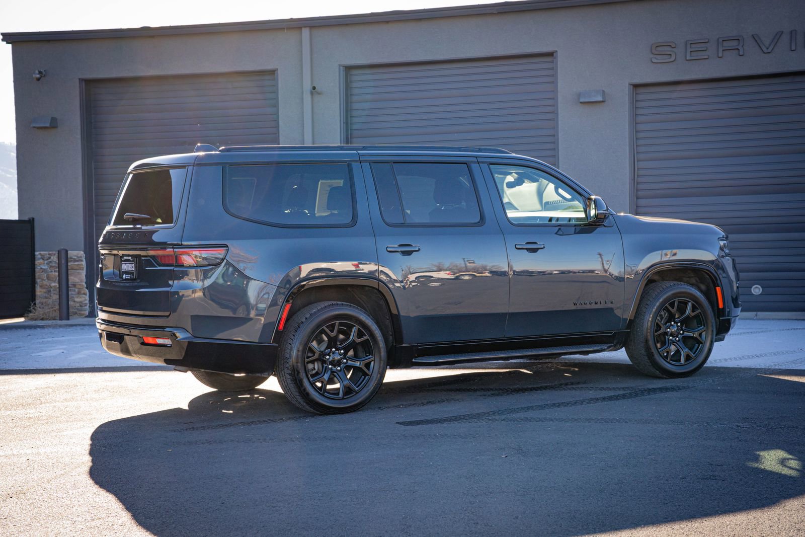 Used 2023 Jeep Wagoneer Series II image 6