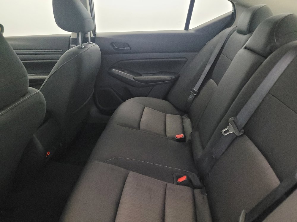 Used 2025 Nissan Altima 2.5 SV FWD image 18