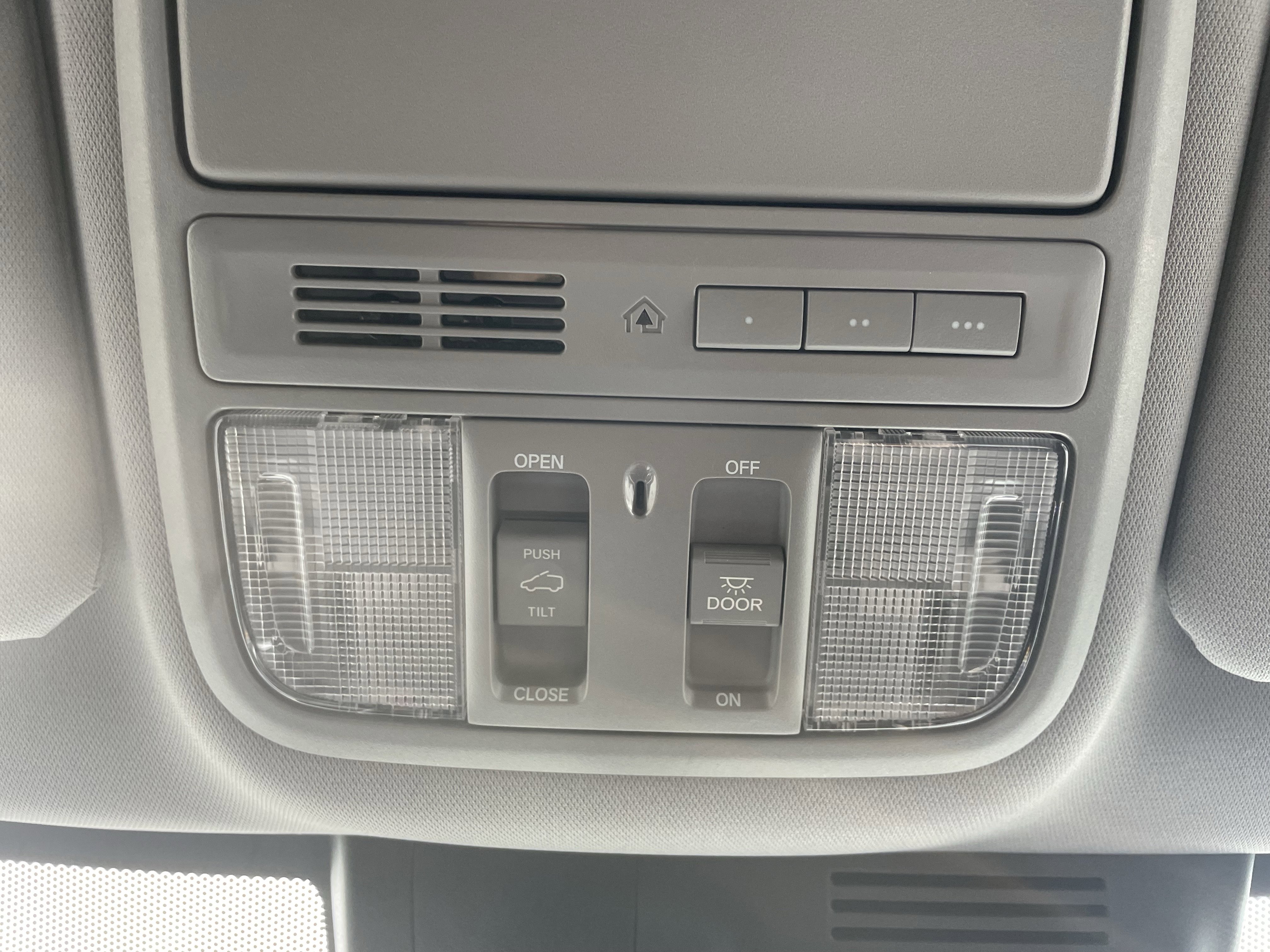 Used 2020 Honda CR-V Touring image 31