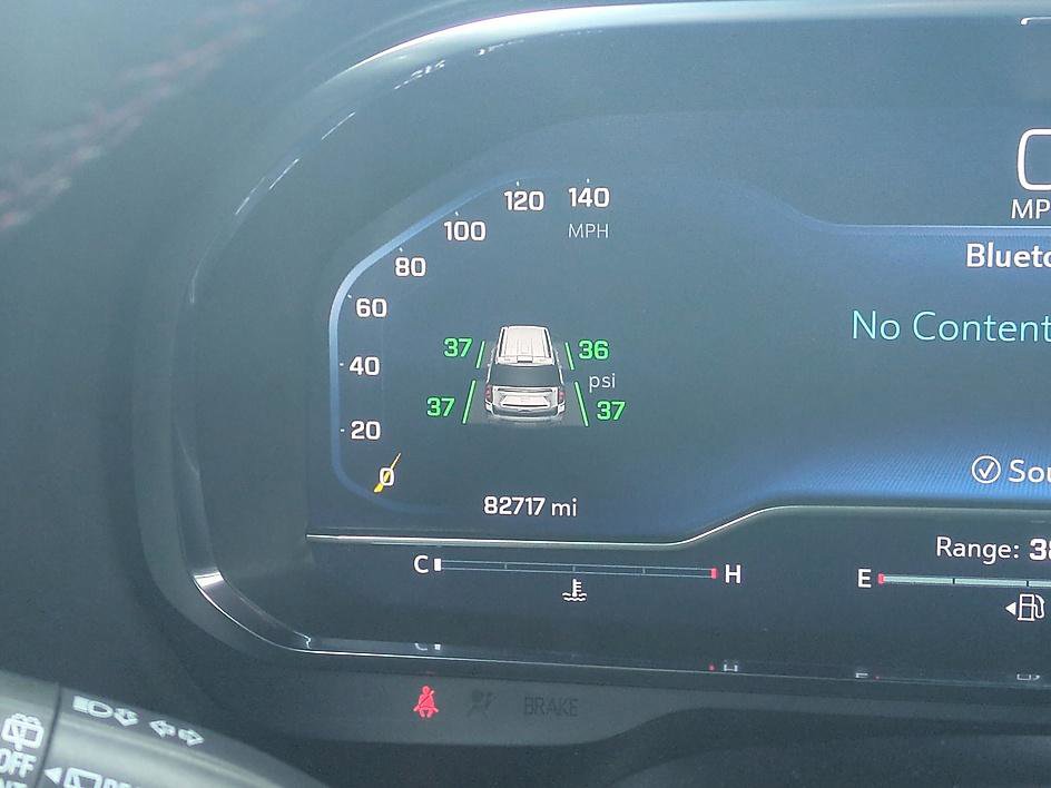 Used 2024 Chevrolet Suburban RST RWD image 19