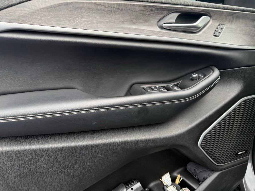 Used 2024 Jeep Grand Cherokee Limited 4xe w/ Luxury Tech Group II AWD/4WD image 9