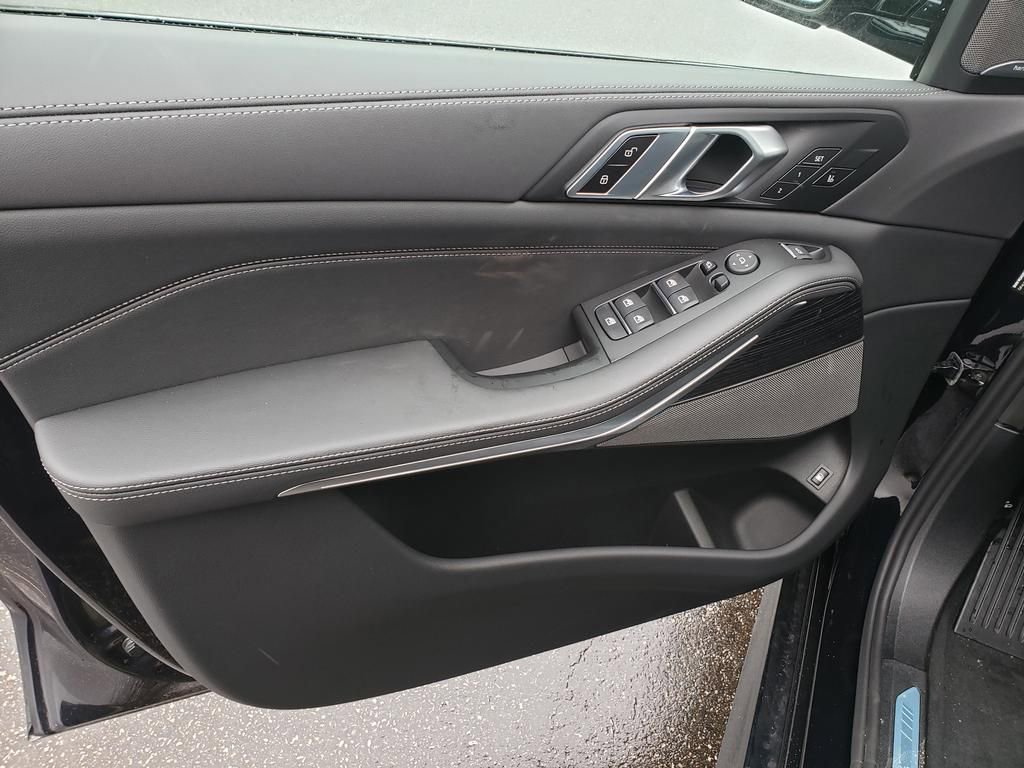 New 2026 BMW X5 xDrive50e image 13