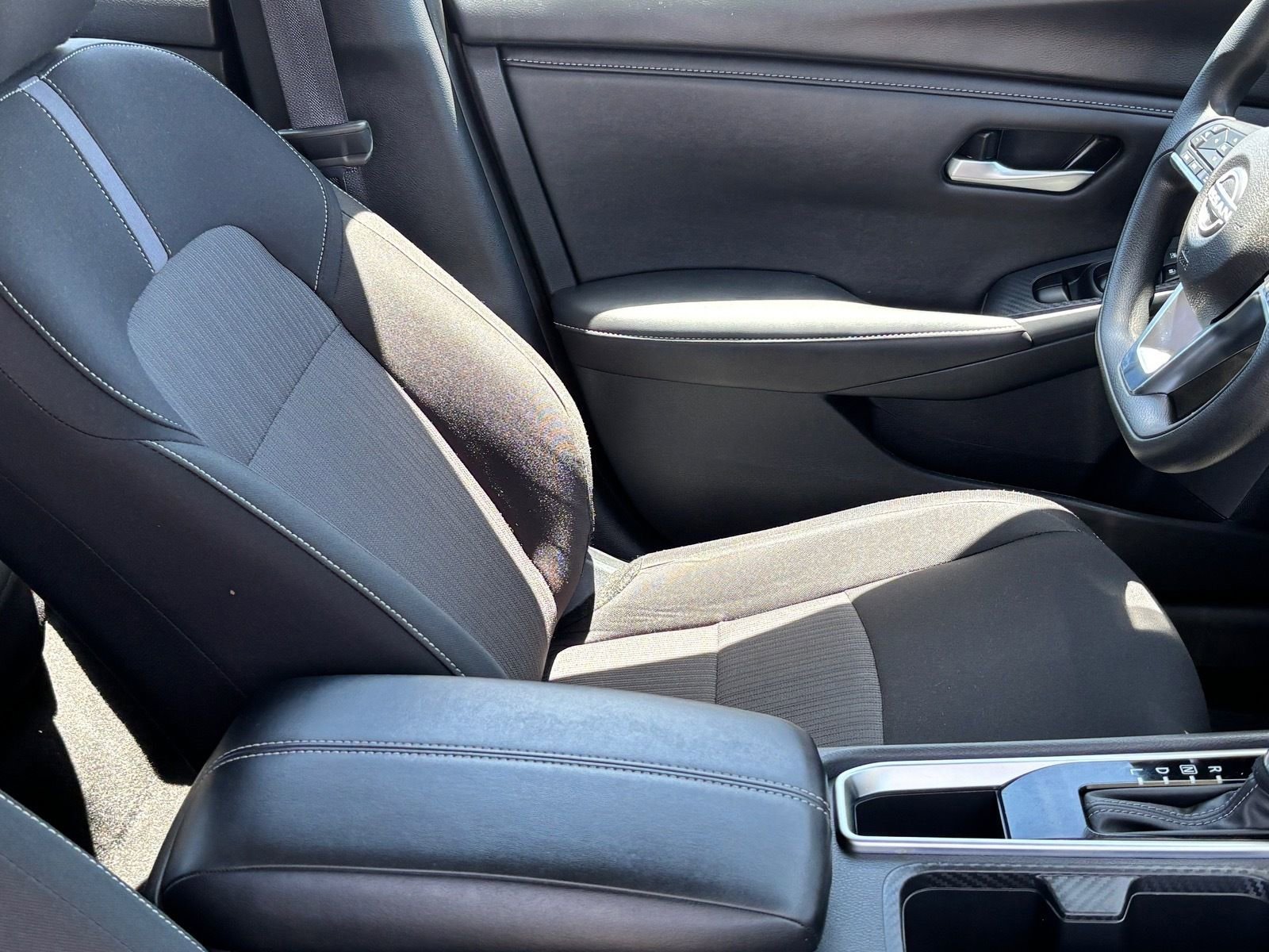 Used 2025 Nissan Sentra SV FWD image 10