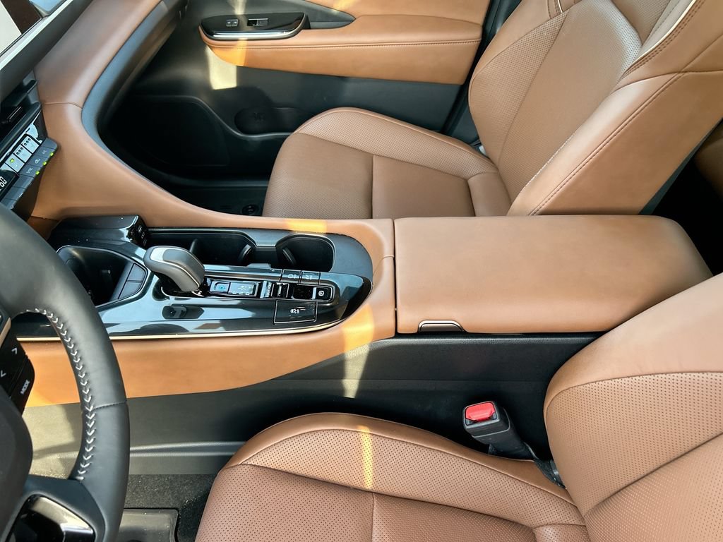 Certified 2026 Toyota Crown Signia AWD/4WD image 30