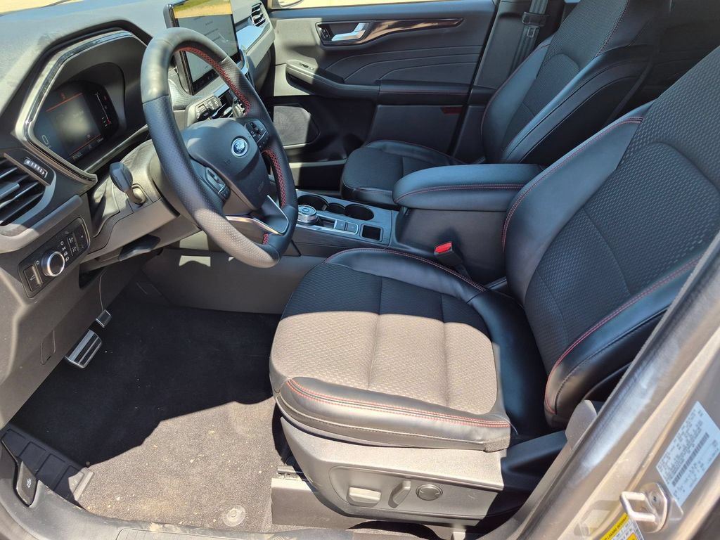 Used 2024 Ford Escape ST-Line w/ Tech Pack #1 AWD/4WD image 17