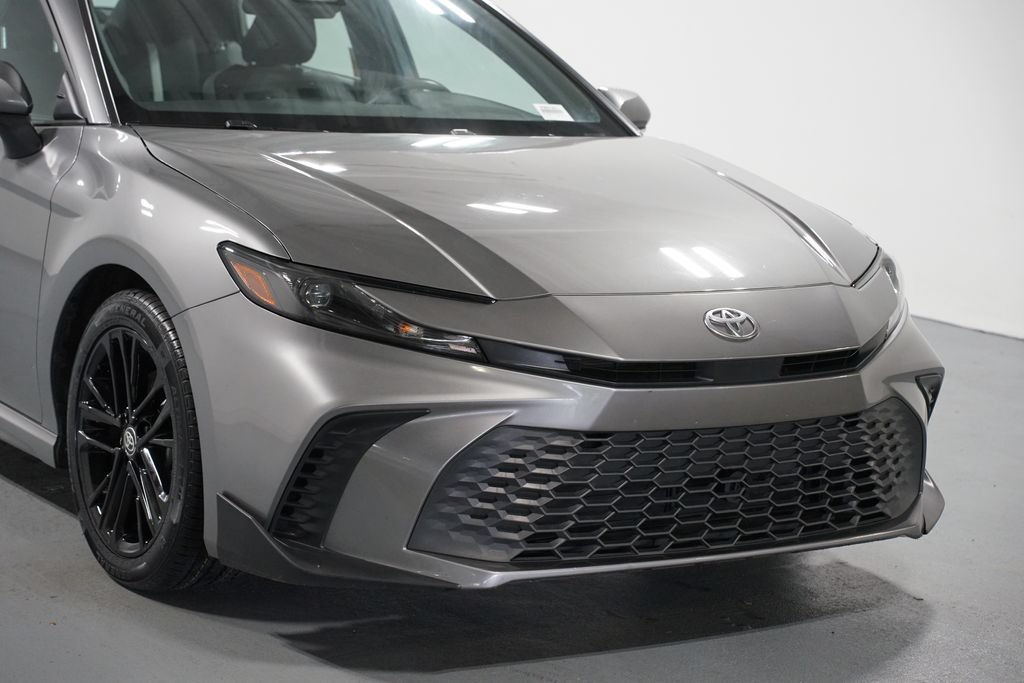 Certified 2025 Toyota Camry SE FWD image 4