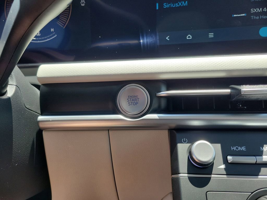 Used 2025 Hyundai Tucson SE image 23