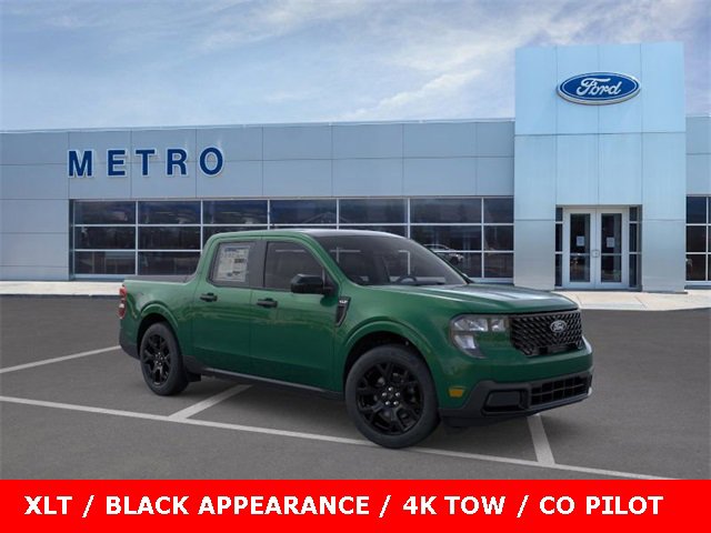 New 2025 Ford Maverick XLT w/ Black Appearance Package