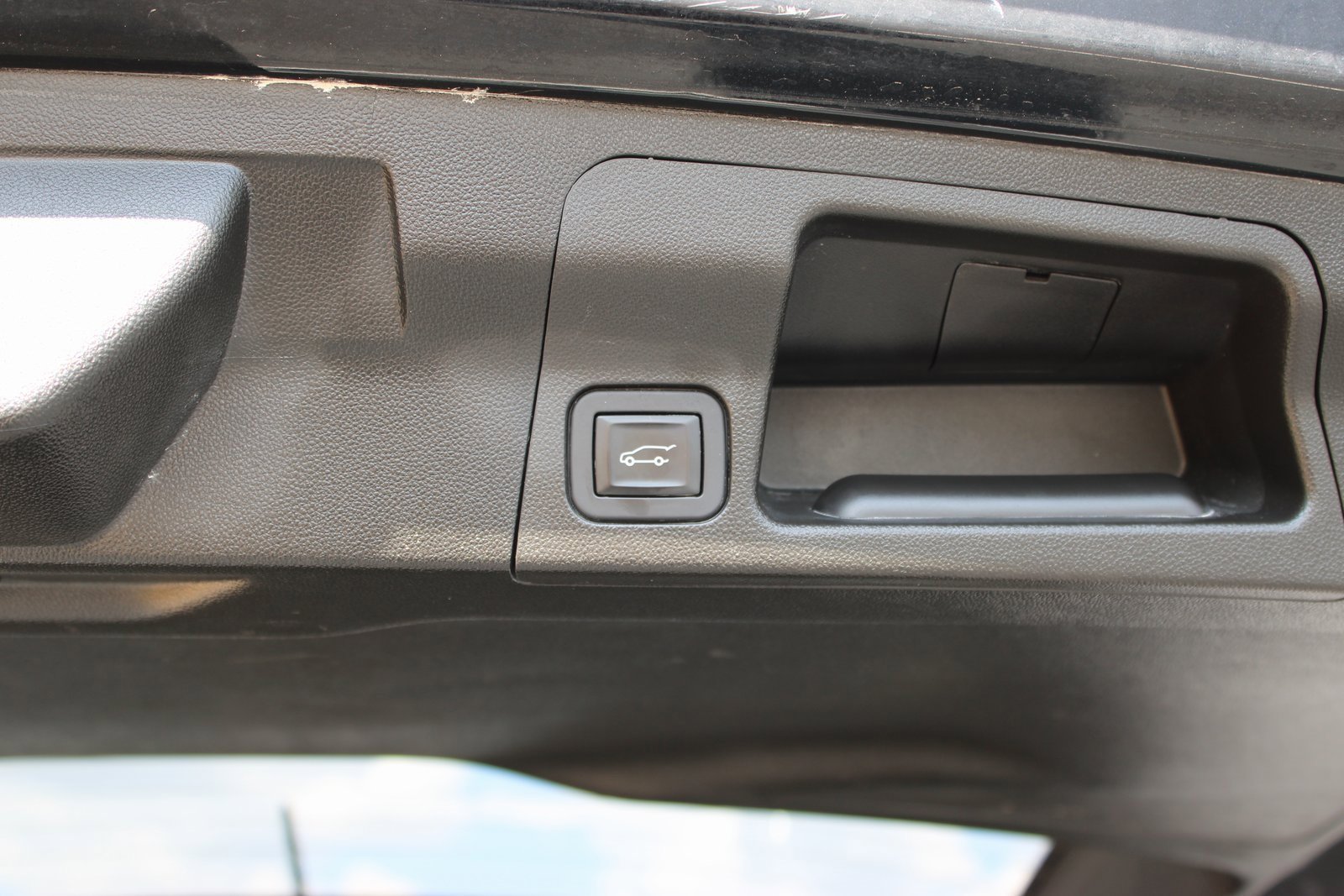 Used 2019 GMC Acadia SLT image 9