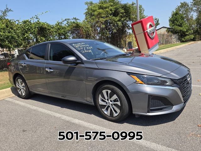 Used 2025 Nissan Altima 2.5 S FWD image 7