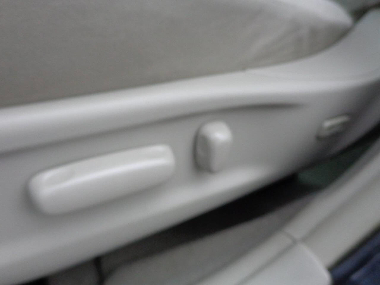 Used 2011 Toyota Camry LE image 22