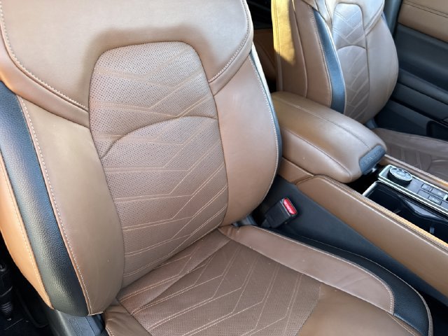Used 2023 Nissan Pathfinder Platinum AWD/4WD image 32