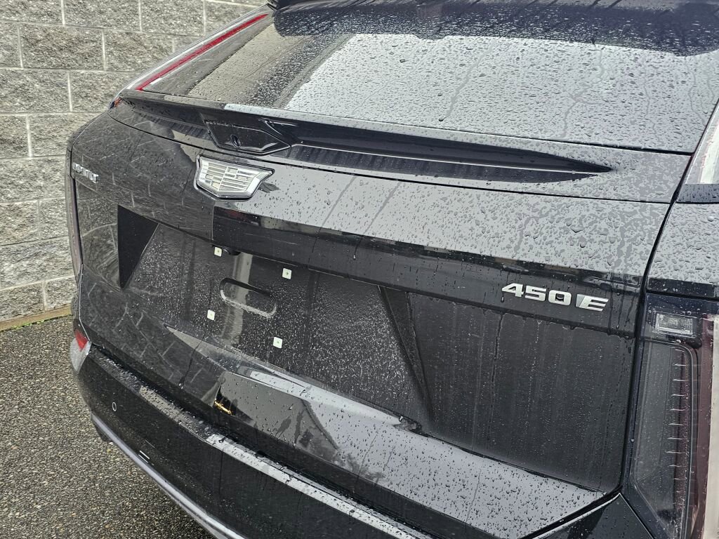 New 2026 Cadillac Optiq Luxury 1 image 19