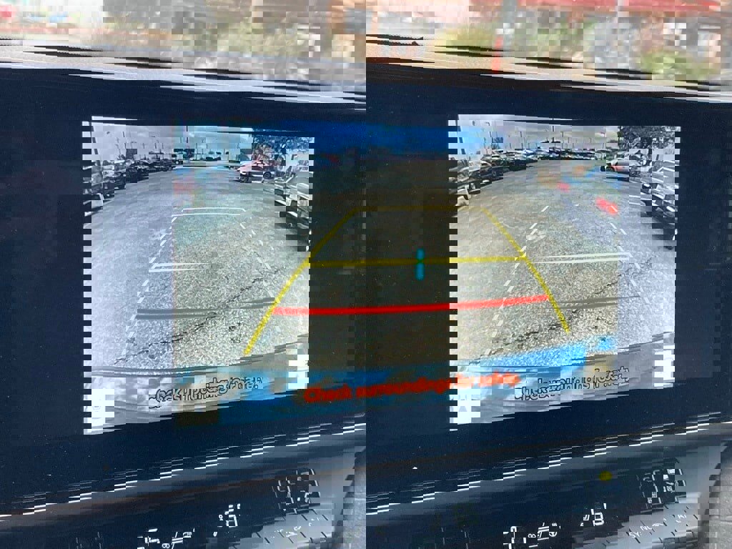 Used 2025 Toyota Camry XLE image 25