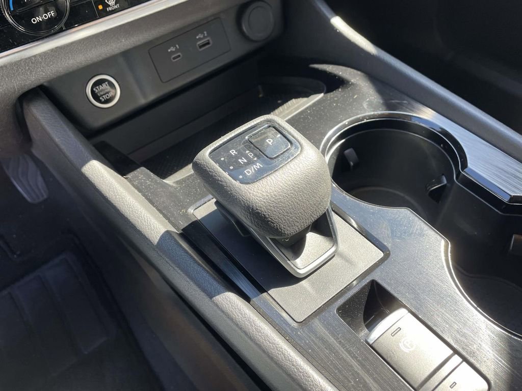 Used 2023 Nissan Rogue SV image 30